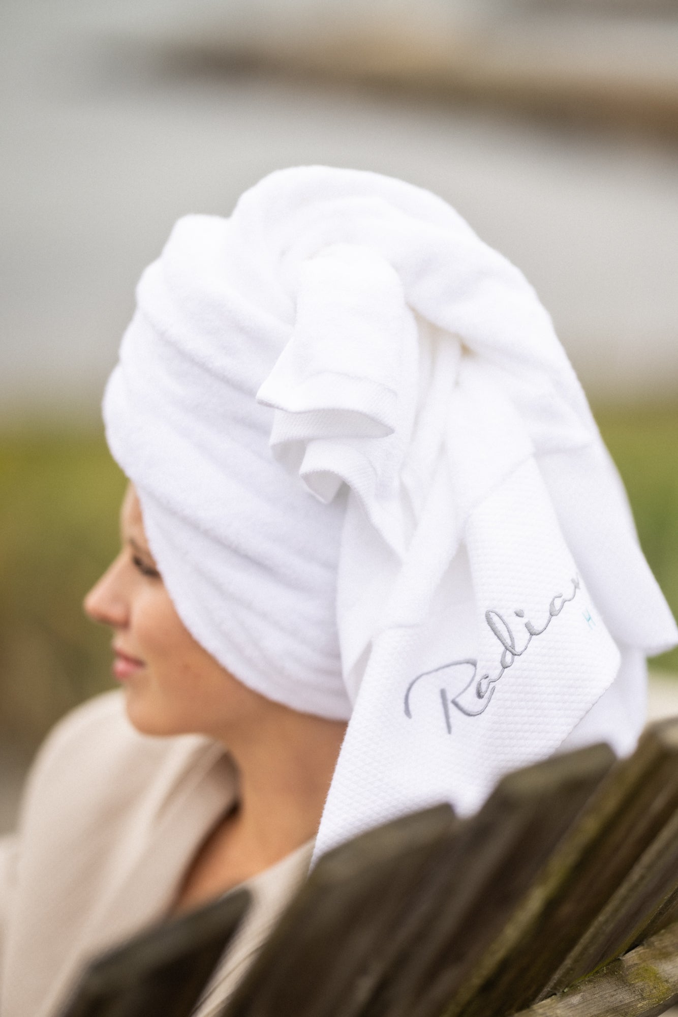 Myk turban i bomull. Perfekt for å tørke håret raskt etter bad eller sauna.