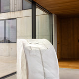 Bamboo Sand sauna i stue, skaper en lun velværeopplevelse midt i hjemmet.