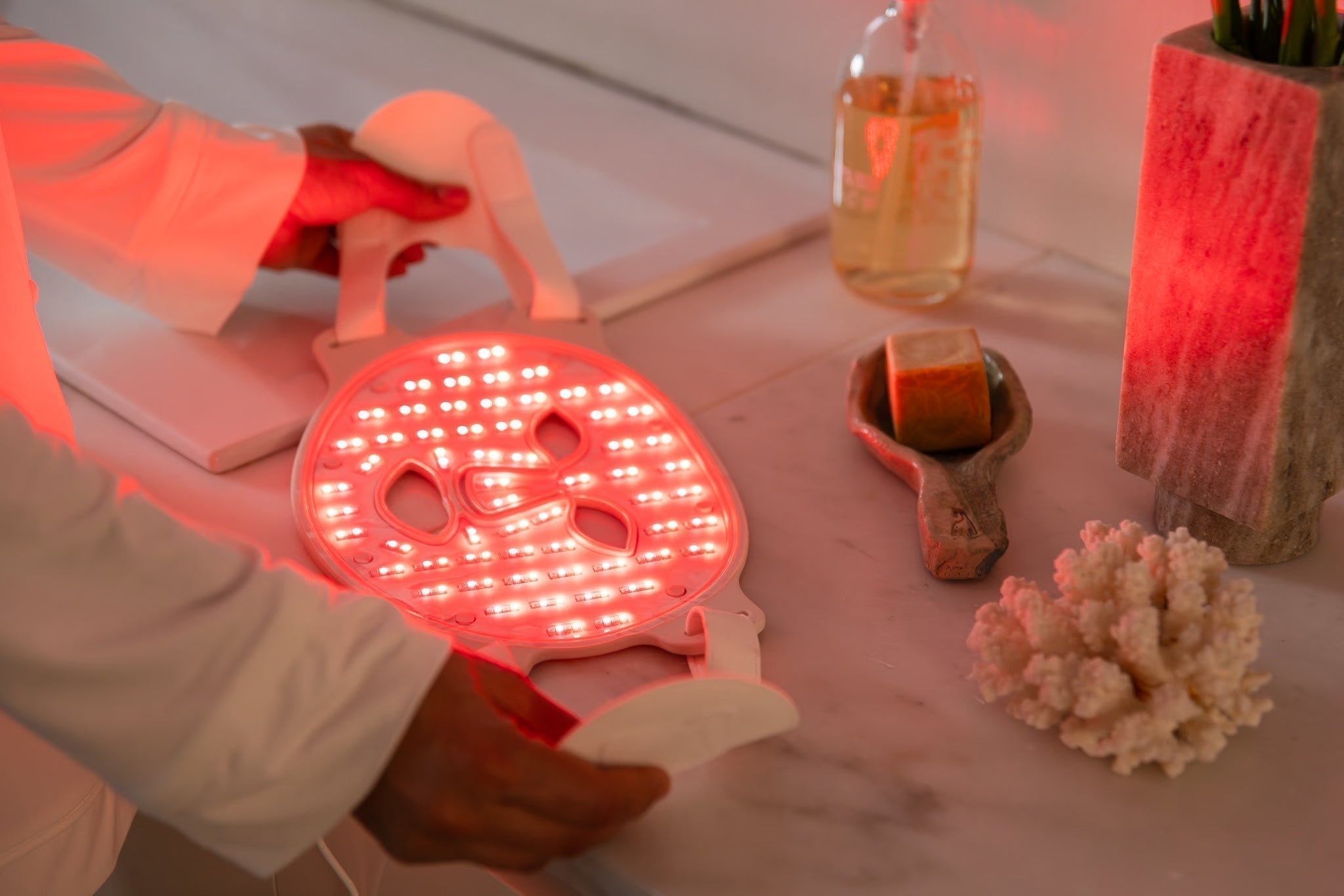 En ny generasjon rødlysterapi -  LumaRed Glow Therapy Mask