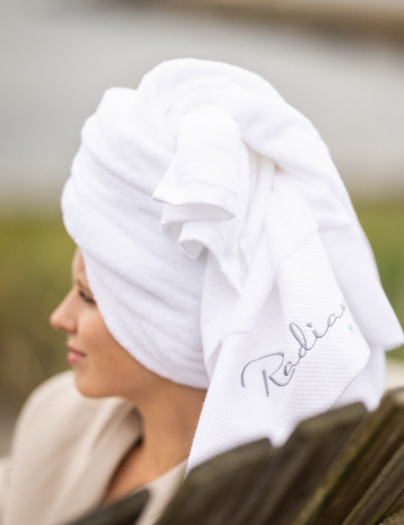 Myk turban i bomull. Perfekt for å tørke håret raskt etter bad eller sauna.