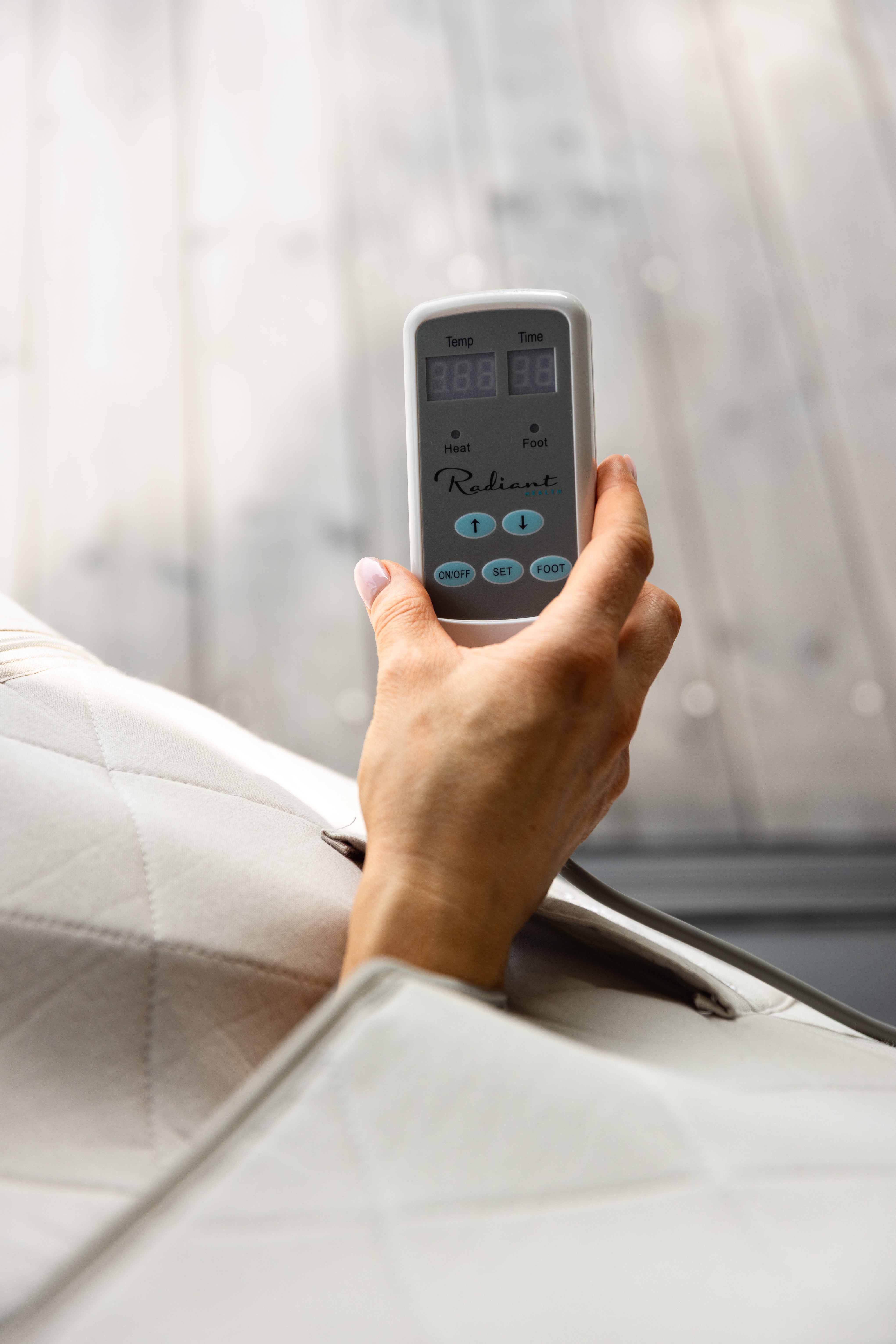 Enkel kontroll med fjernstyring. Juster tid og temperatur etter eget ønske.