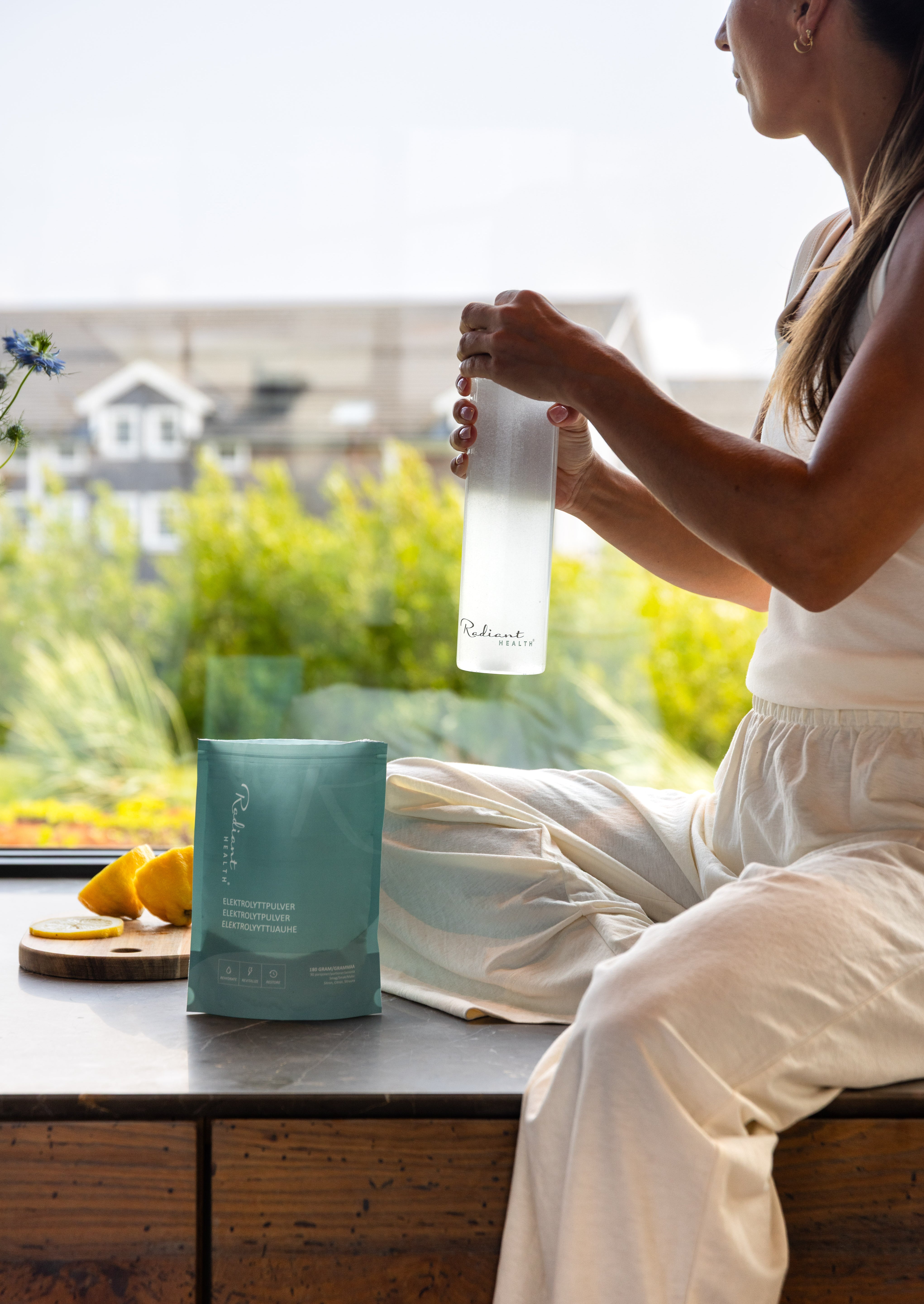 Elektrolyttpulver fra Radiant Health, bland i vannflasken for energi og optimal væskebalanse.