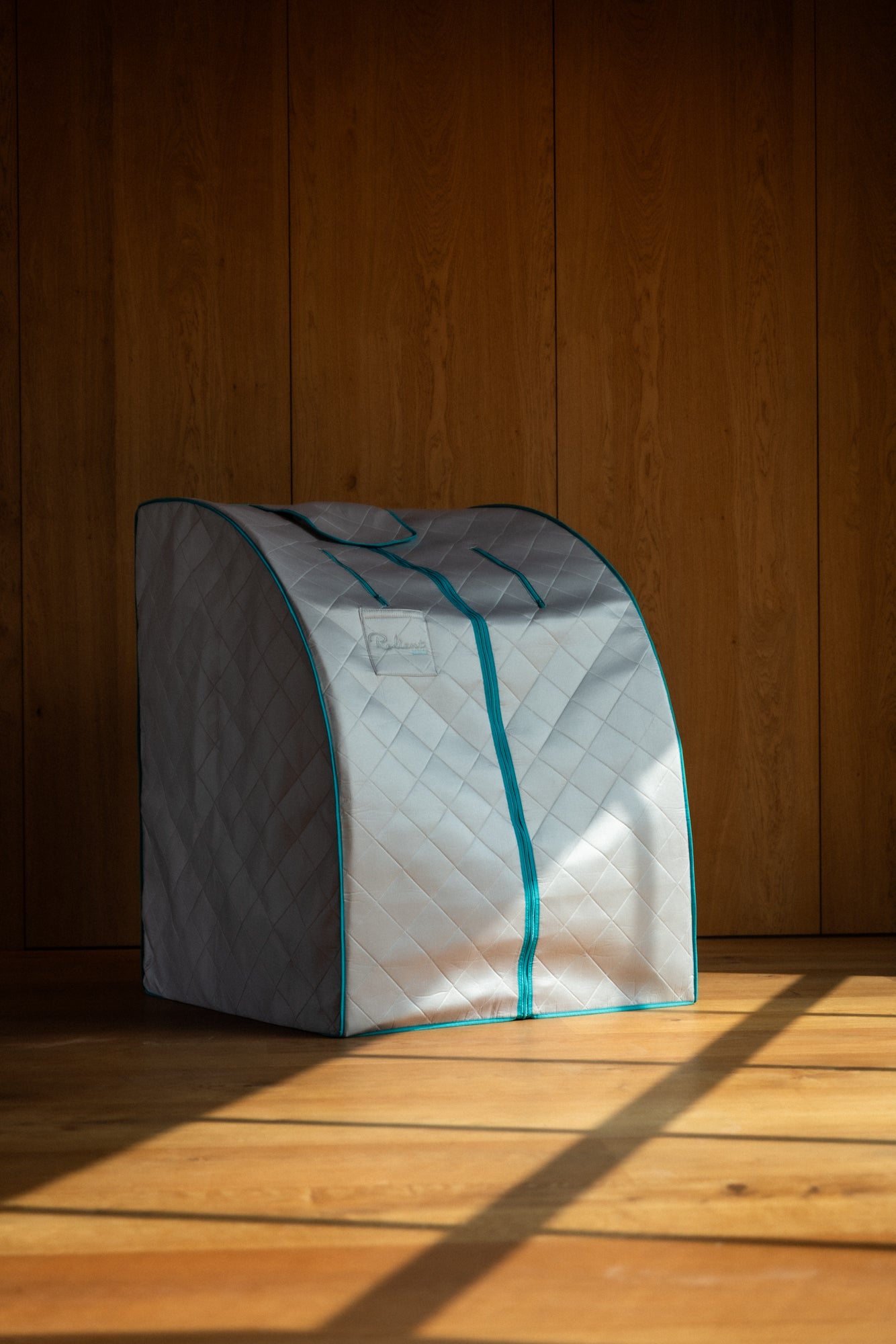 Sport sauna i blå detaljer, funksjonelt design for restitusjon og velvære.