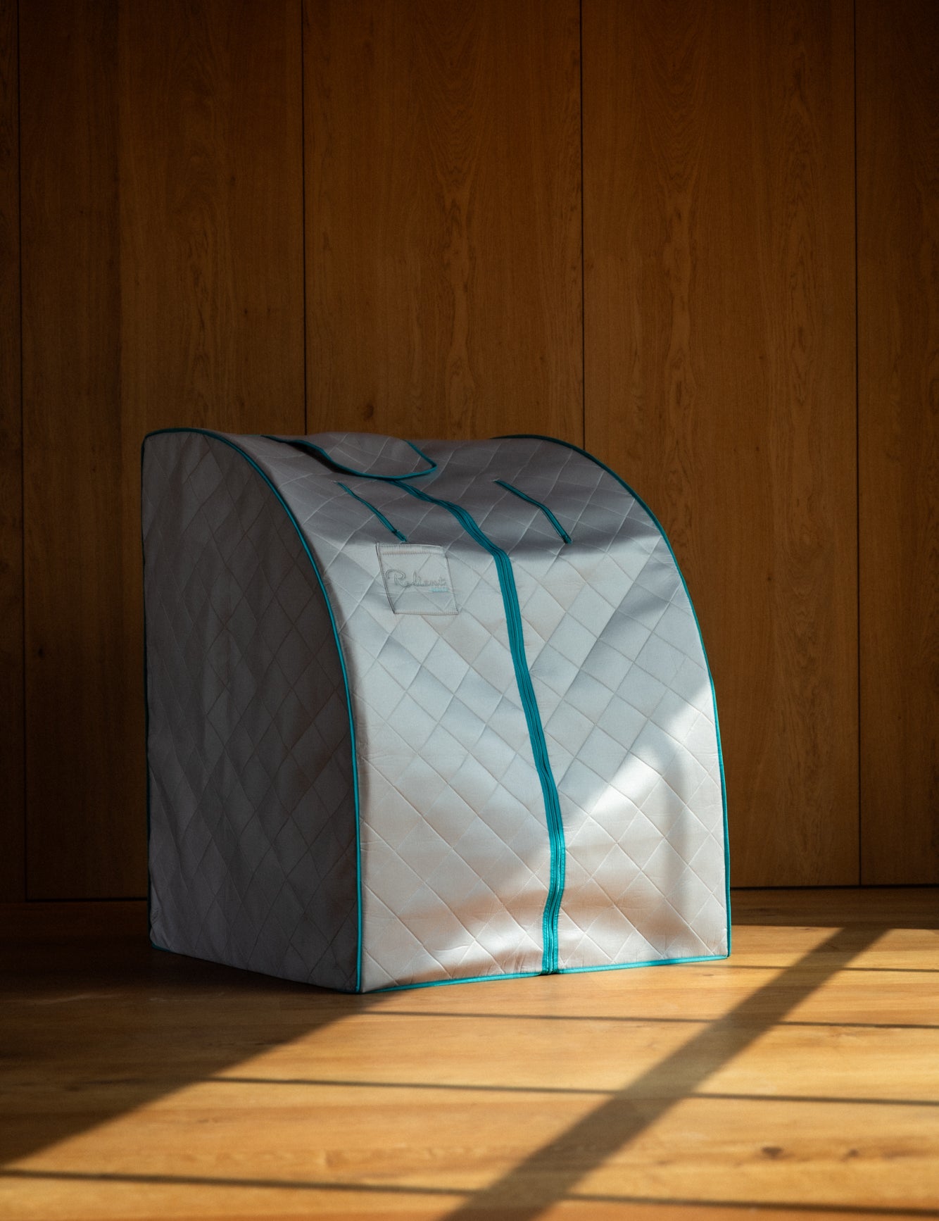 Sport sauna i blå detaljer, funksjonelt design for restitusjon og velvære.