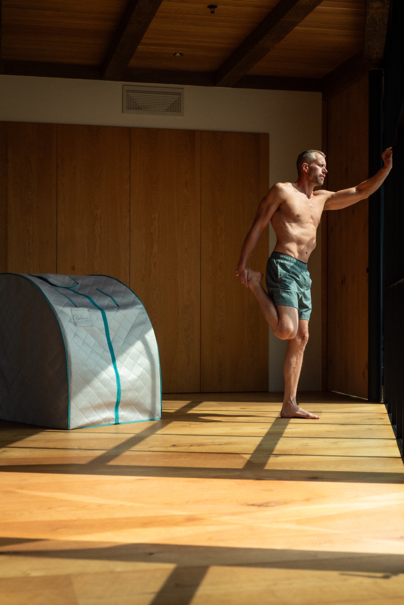 IR SaunaPod Sport, kompakt infrarød sauna for dyp svette og rask restitusjon.