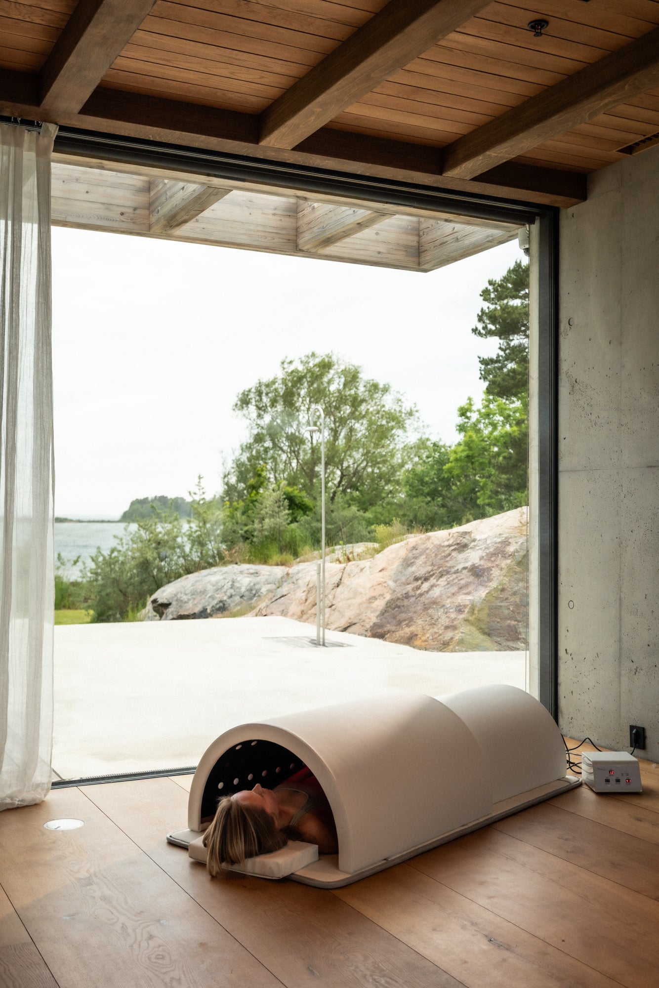 Nyt helsefremmende varme og rødlysterapi i LumaRed Cocoon, designet for stressreduksjon og restitusjon.