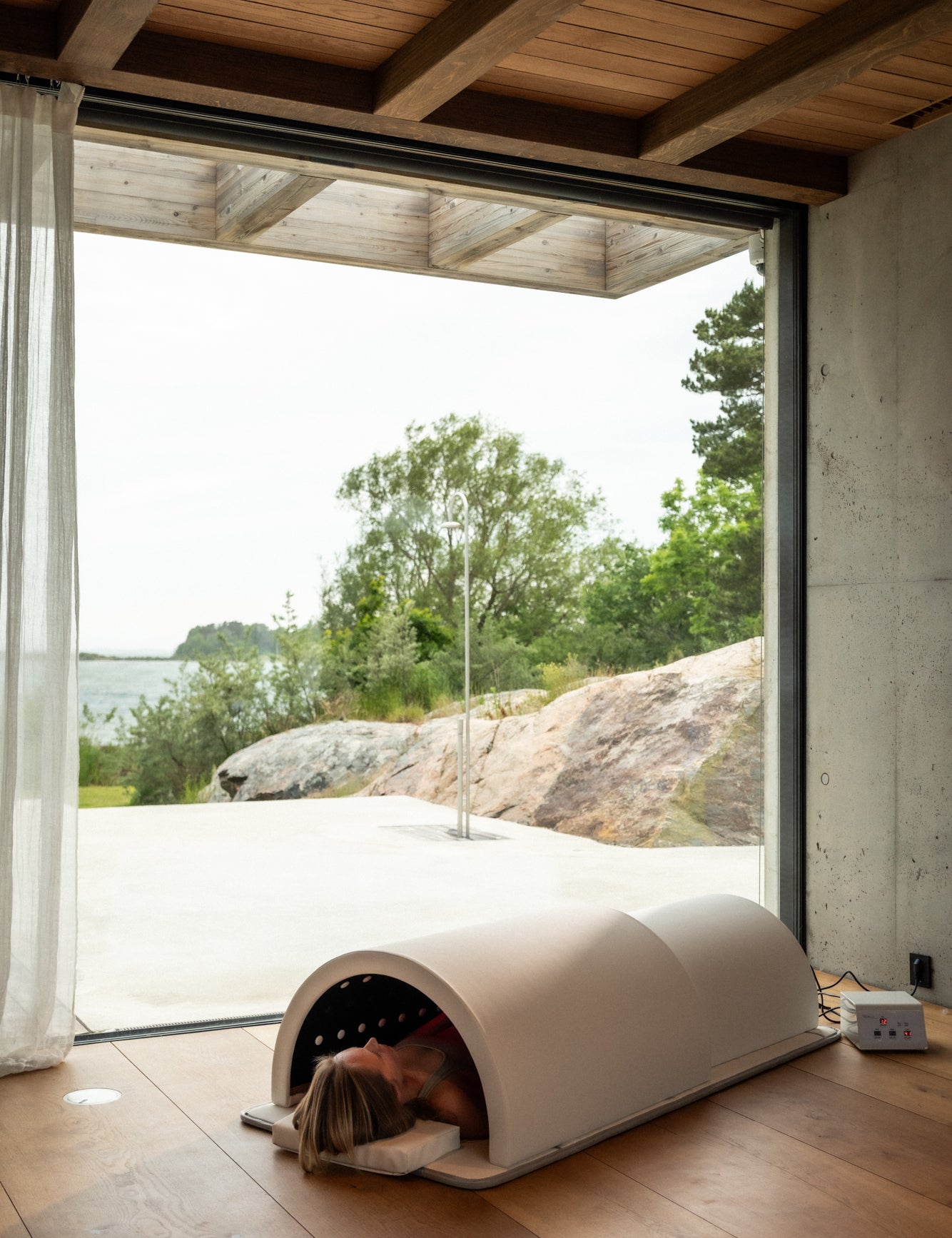 Nyt helsefremmende varme og rødlysterapi i LumaRed Cocoon, designet for stressreduksjon og restitusjon.